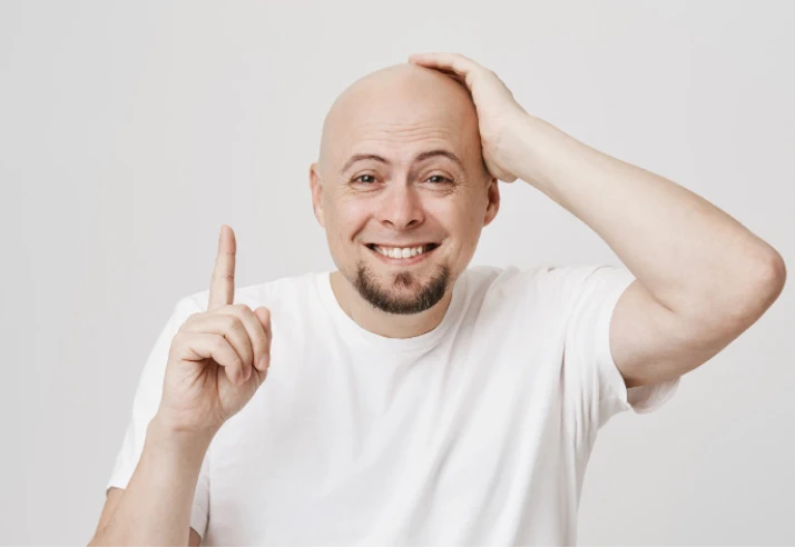 ¿Me puedo hacer una micropigmentación capilar en verano?
